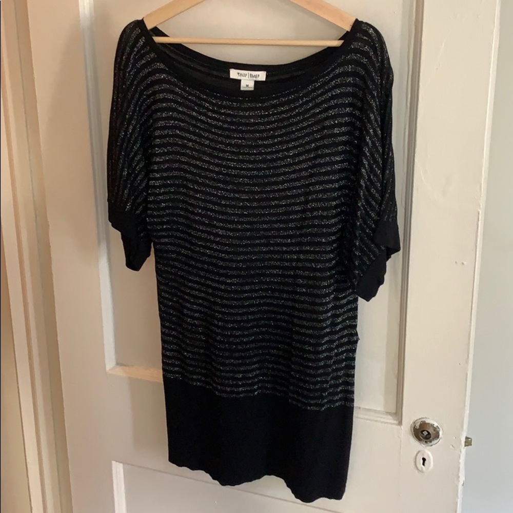 Women’s sweater Medium